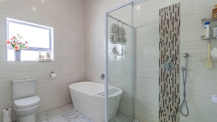 4 Bedroom Property for Sale in Sandy Point Beach Estate Western Cape